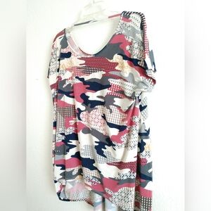 Annabelle Knit Short Sleeve Sleeve Top Grey Pink Camo Floral Medium Chest 40"